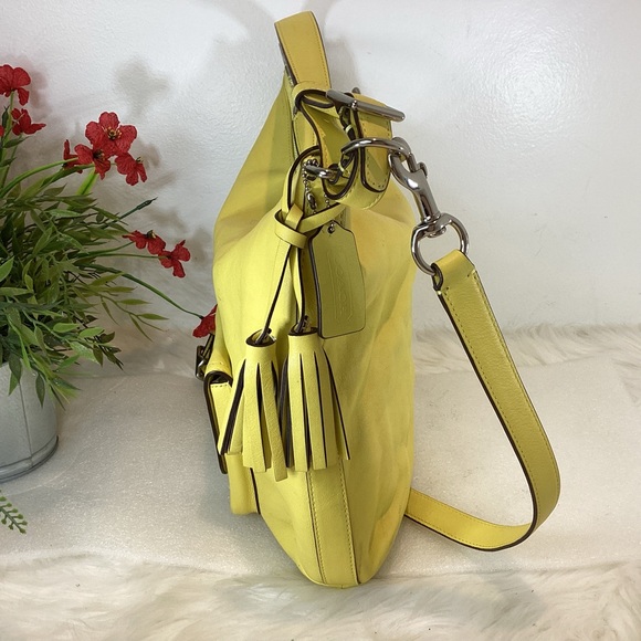 COACH LEGACY COURTENAY LEATHER YELLOW HANDBAG - Picture 9 of 15